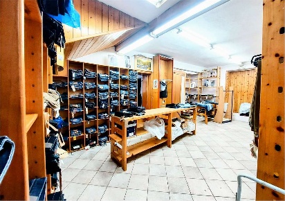 Foto Negozio in Corso Verdi snc, Gorizia Centro di 170 m² con 3 locali