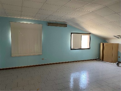 Foto Negozio in SS del Sempione 135, Castelletto sopra Ticino Centro