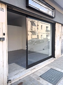 Foto Negozio in Via Cappuccini 162, Brindisi Cappuccini di 35 m² in vendita