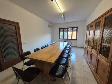 Foto Ufficio a Frosinone di 140 m² con 4 locali in affitto