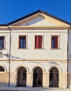 Foto Ufficio a Vittorio Veneto di 189 m² con 4 locali in vendita