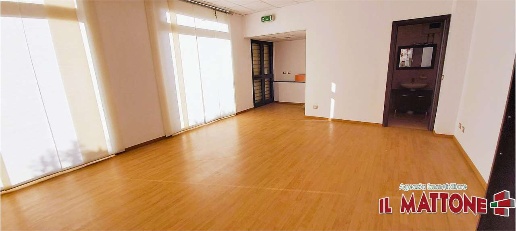 Foto Ufficio a Mignanego di 75 m² con 4 locali in affitto
