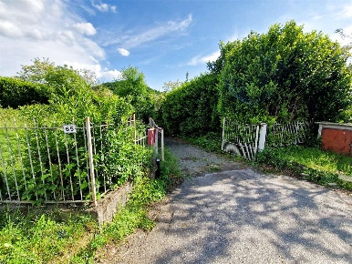Foto Magazzino in Via Aldo Moro 65, Armeno di 160 m² con 1 locali