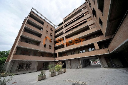 Foto Ufficio in Via XX Settembre, Perugia Centro di 145 m² con 6 locali