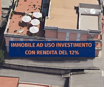 Foto Magazzino a Ancona di 790 m² con 3 locali in vendita