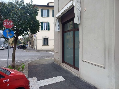 Foto Negozio in via baldesi 9, Firenze Campo di Marte di 40 m² con 3 locali