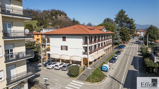 Foto Negozio in Via Passo della Sentinella 129, Ispra Centro di 80 m²