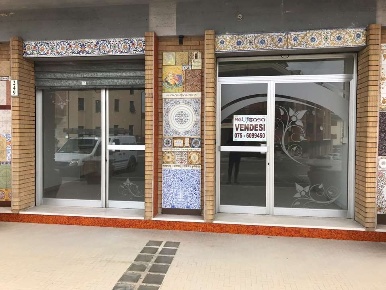 Foto Negozio a Deruta di 113 m² con 2 locali in vendita
