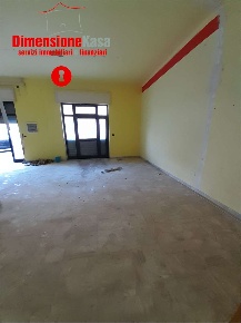 Foto Negozio in Via Roccarainola 70, Cicciano di 130 m² con 2 locali