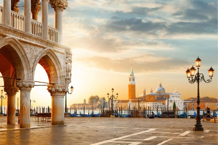 Foto Negozio in Piazza San Marco, Venezia San Marco di 170 m² con 5 locali