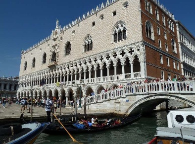 Foto Negozio in Piazza San Marco, Venezia San Marco di 170 m² con 5 locali