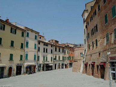 Foto Negozio a Foiano della Chiana di 55 m² con 3 locali in vendita