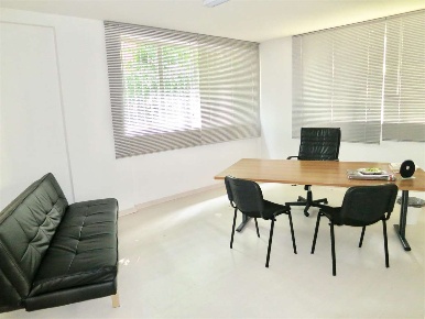Foto Ufficio in via Baioni, Bergamo Conca Fiorita di 70 m² con 3 locali