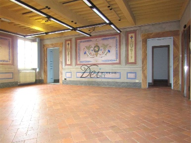 Foto Ufficio a Capannori di 218 m² con 8 locali in affitto