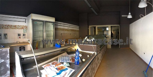 Foto Negozio a Mazara del Vallo di 70 m² con 3 locali in vendita