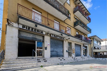 Foto Negozio in Via Cento 160, San Giovanni in Persiceto Decima di 340 m²