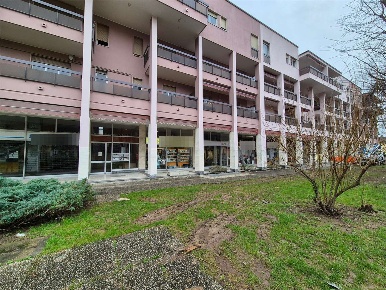 Foto Negozio in Via xx settembre, Como Lucino di 140 m² con 2 locali