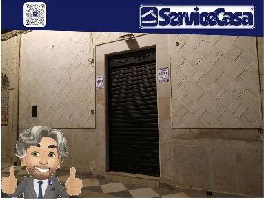 Foto Negozio in VIA LATINA, Cerignola Centro di 55 m² con 1 locali