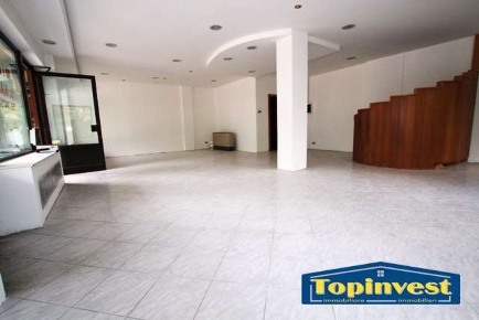Foto Negozio a Merano di 91 m² con 1 locali in vendita