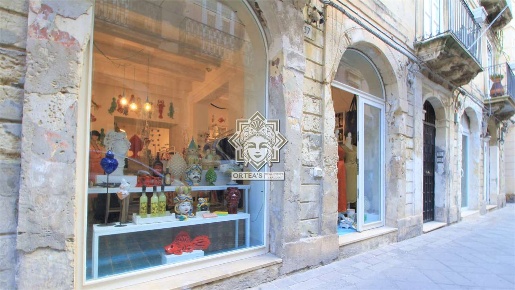 Foto Negozio in via della giudecca  37, Siracusa Ortigia di 60 m²