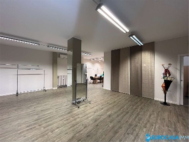 Foto Negozio in via pezzana, Carpi Remesina - Pezzana di 115 m² in vendita