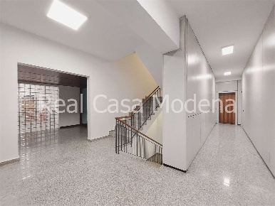 Foto Ufficio in VIa Marianini, Modena San Cataldo di 92 m² con 3 locali