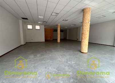 Foto Negozio in Flaminia 0, Rimini Gros - Le Befane di 210 m² con 4 locali