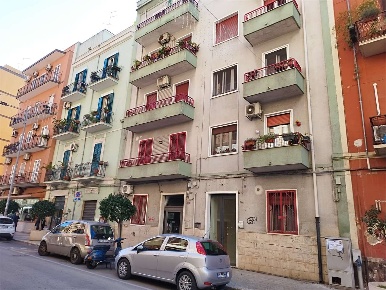 Foto Negozio a Bari di 18 m² con 1 locali in vendita