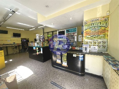 Foto Attività commerciale in VIALE PAPA GIOVANNI XXIII 65/67, Centro