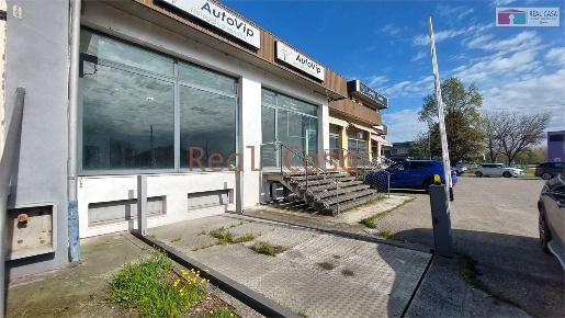 Foto Negozio in Via Giuseppe di Vittorio  2, Reggio nell'Emilia Mancasale