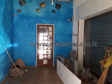 Foto Negozio a Mazara del Vallo di 20 m² con 2 locali in affitto