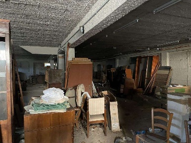 Foto Magazzino in Via Duca Degli Abruzzi, Mondragone di 300 m² con 1 locali
