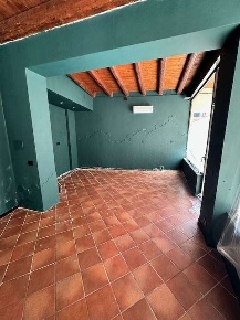 Foto Negozio a Oderzo di 90 m² con 3 locali in affitto