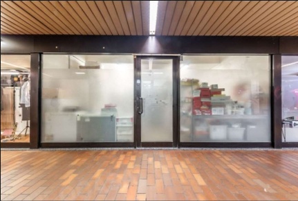 Foto Negozio in via palazzina 36, Scandiano Centro di 56 m² con 1 locali
