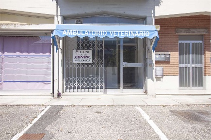 Foto Negozio in Alcide De Gasperi 1/C, Quattro Castella Centro di 34 m²