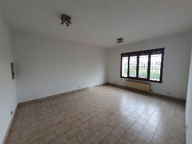 Foto Ufficio in Via Piave  12, Vertemate con Minoprio di 70 m² con 3 locali