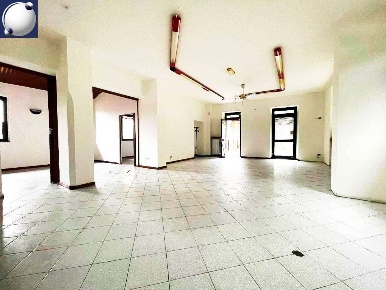 Foto Negozio in Via alla Provinciale, Eupilio Penzano di 185 m² in affitto