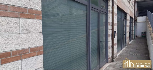 Foto Ufficio in Via Tiraboschi 36, Ancona Q3 di 70 m² con 1 locali