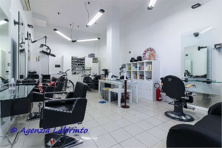 Foto Negozio in Viale Spazzoli, Forlì Stadio di 45 m² con 1 locali