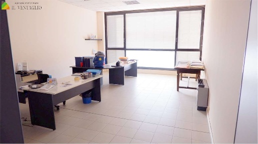 Foto Ufficio a Sassuolo di 80 m² con 2 locali in affitto