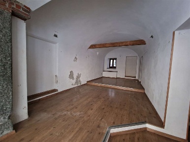 Foto Negozio in via trento 18/B, Pinerolo Centro Storico di 30 m²