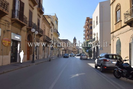 Foto Negozio in Via Vittorio Veneto, Mazara del Vallo Centro Storico