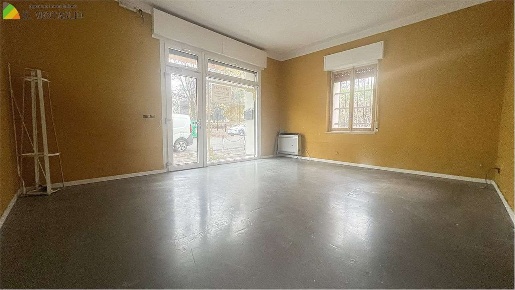 Foto Negozio a Sassuolo di 60 m² con 2 locali in affitto