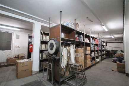 Foto Magazzino in Via Roma, Paderno d'Adda di 247 m² con 1 locali