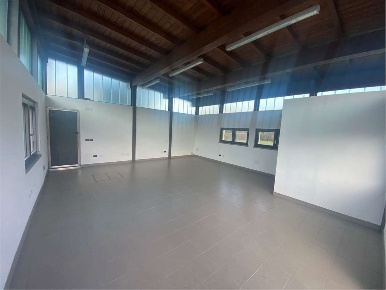 Foto Ufficio a Fino Mornasco di 60 m² con 1 locali in affitto