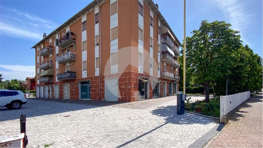 Foto Negozio in VIa dei Martiri 14/8, Rio Saliceto Centro di 140 m²