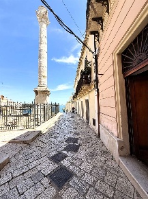 Foto Ufficio in Via Colonne 38, Brindisi Centro Storico di 112 m²