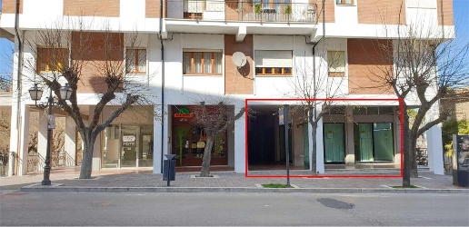 Foto Negozio in Posizione centrale, Sant'Elpidio a Mare Centro di 265 m²
