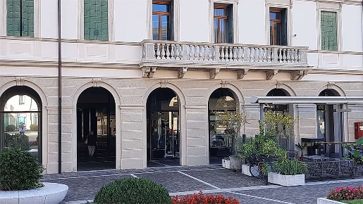 Foto Negozio a Vittorio Veneto di 114 m² con 2 locali in affitto