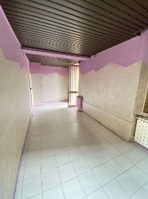 Foto Negozio in Via Piave, Sesto Calende Centro di 55 m² con 2 locali
